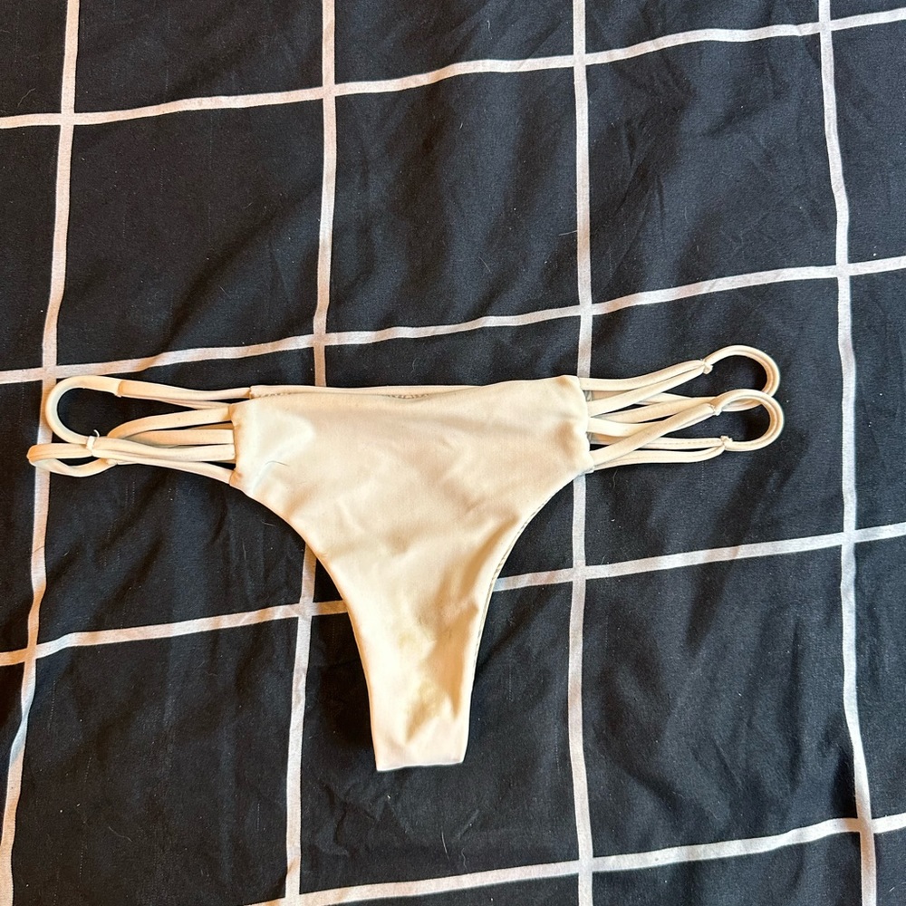 ACACIA SWIM OG WHITE MAUIS